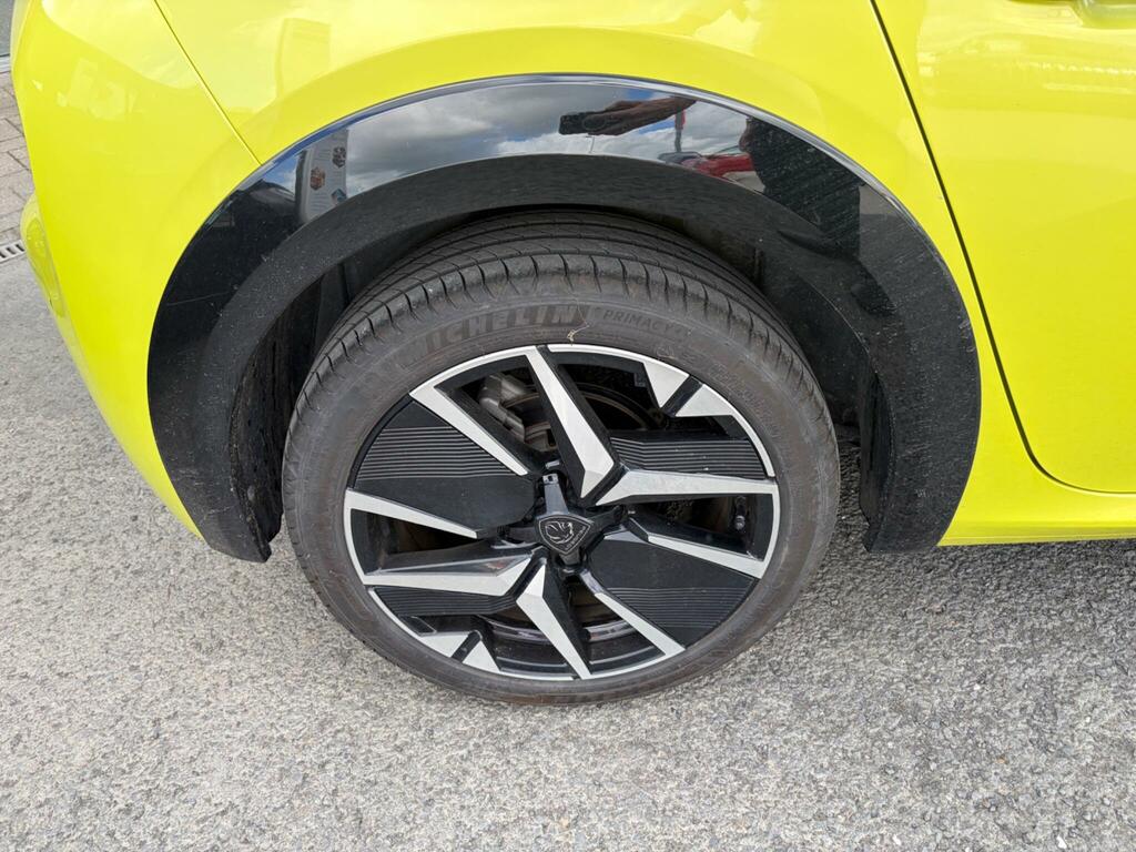 Peugeot 208 Hatchback #18