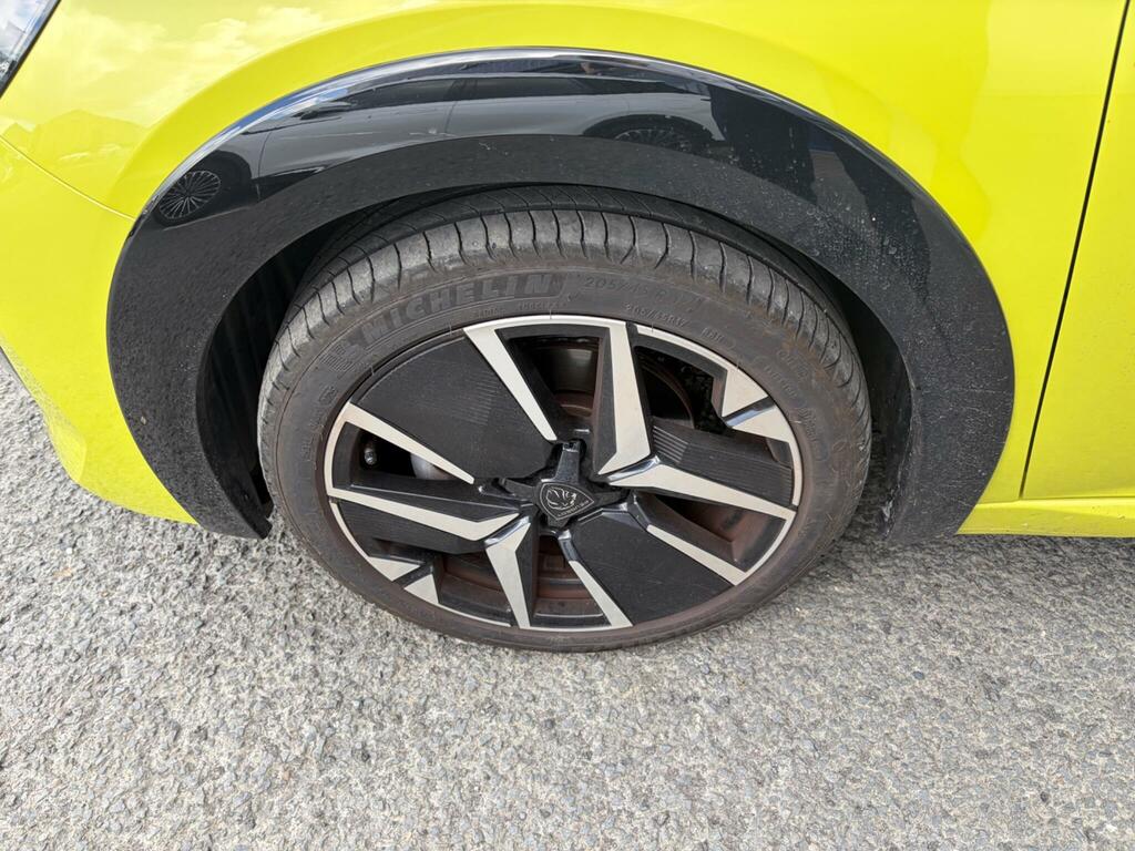 Peugeot 208 Hatchback #16