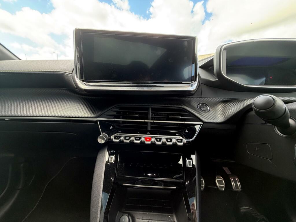 Peugeot 208 Hatchback #26
