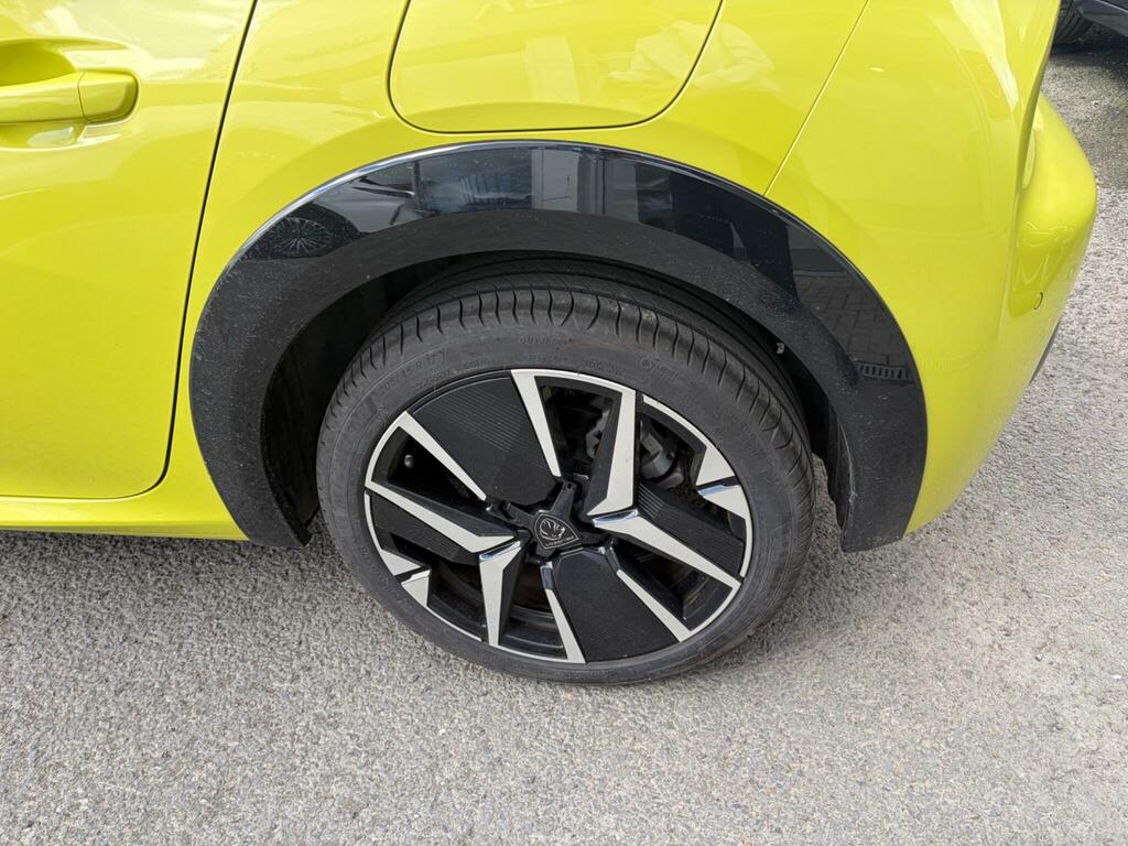 Peugeot 208 Hatchback #17