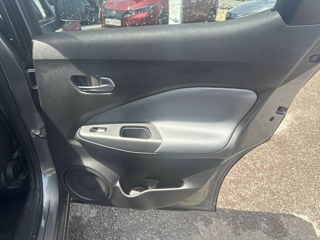 Nissan Juke 1.0L Dig-t N-connecta 116 Bhp Red #9