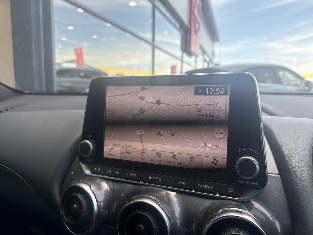 Nissan Juke 1.0L Dig-t N-connecta 116 Bhp Red #17