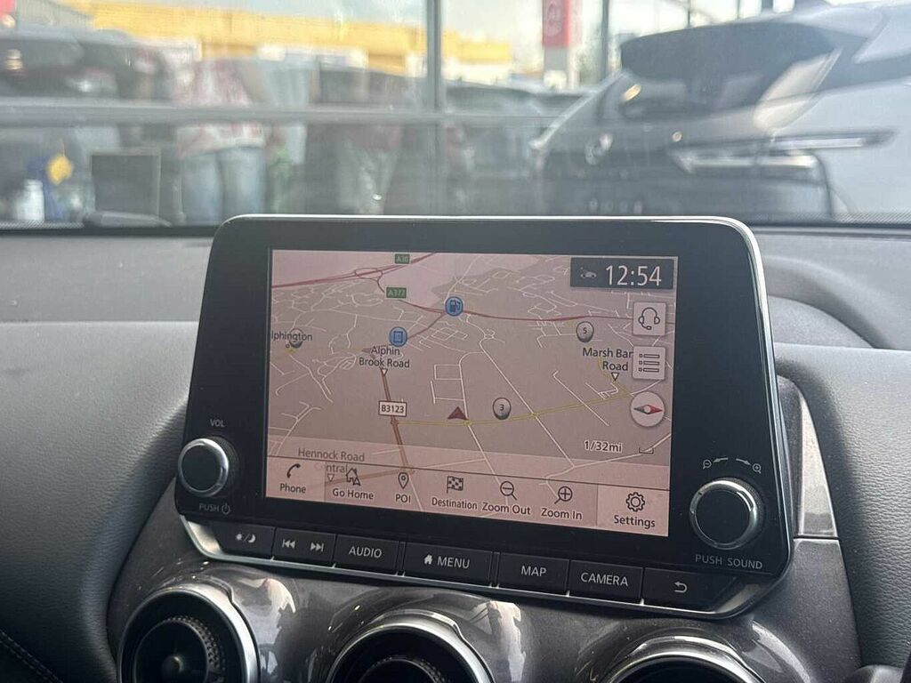 Nissan Juke 1.0L Dig-t N-connecta 116 Bhp Red #18