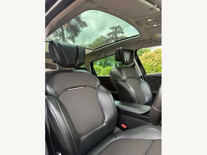 Renault Grand Scenic Iconic Red #29