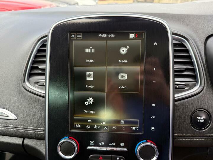 Renault Grand Scenic Iconic Red #61