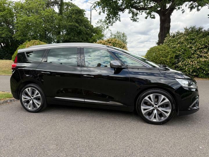 Renault Grand Scenic Iconic Red #25