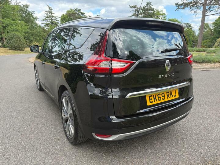 Renault Grand Scenic Iconic Red #18