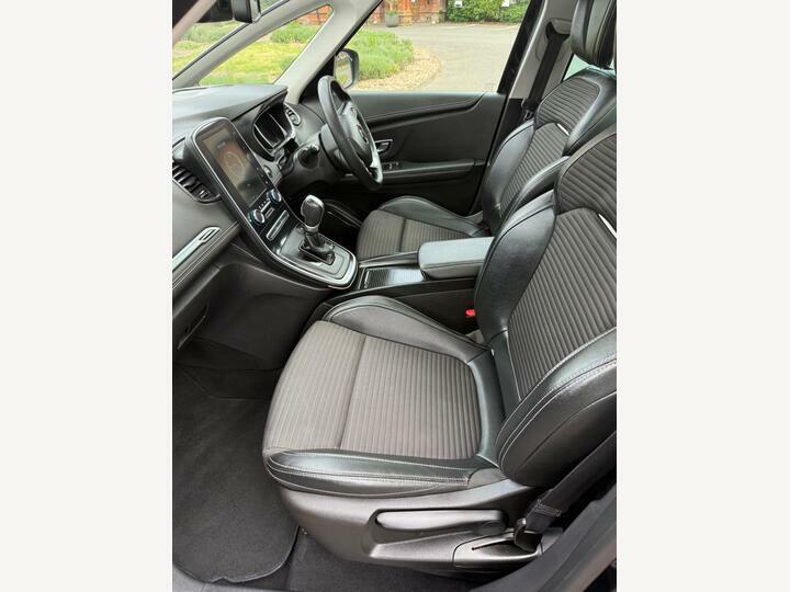 Renault Grand Scenic Iconic Red #45