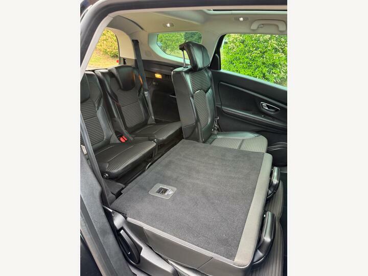 Renault Grand Scenic Iconic Red #39