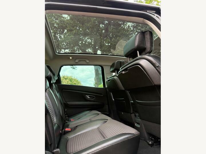 Renault Grand Scenic Iconic Red #35