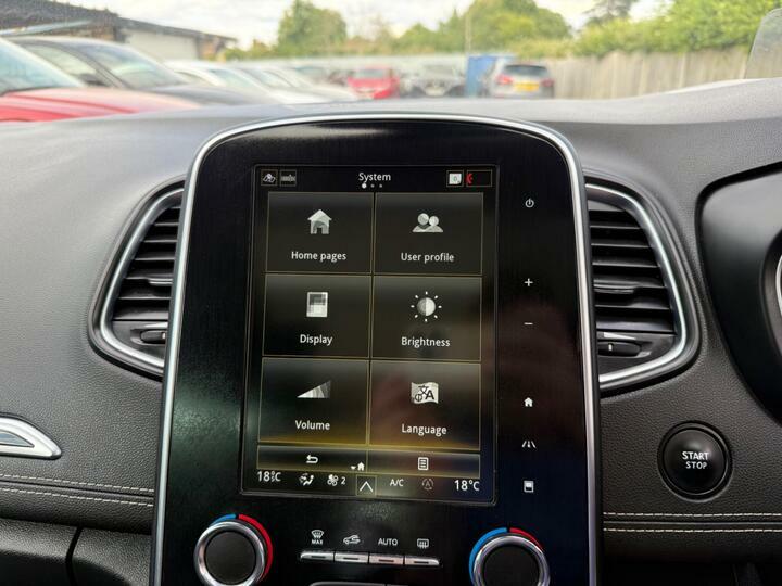 Renault Grand Scenic Iconic Red #67