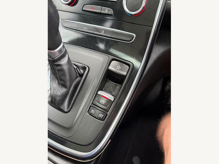 Renault Grand Scenic Iconic Red #50