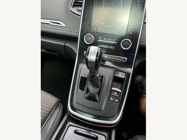 Renault Grand Scenic Iconic Red #51