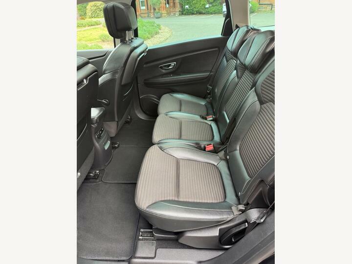 Renault Grand Scenic Iconic Red #43