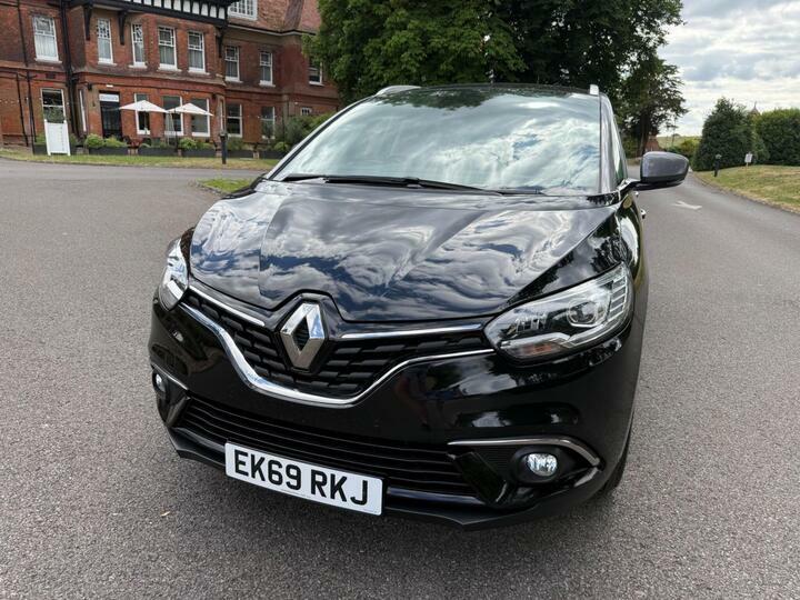 Renault Grand Scenic Iconic Red #9