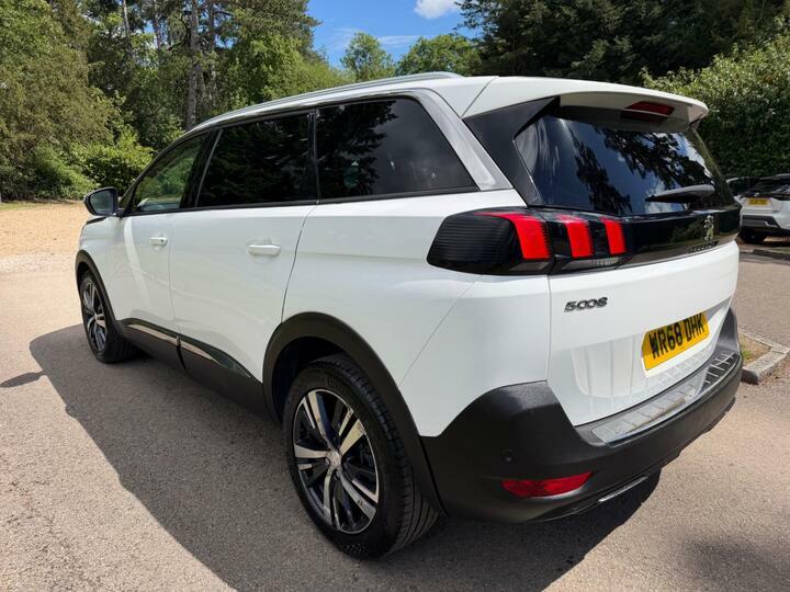 Peugeot 5008 1.2 Puretech Allure Euro 6 Ss White #4