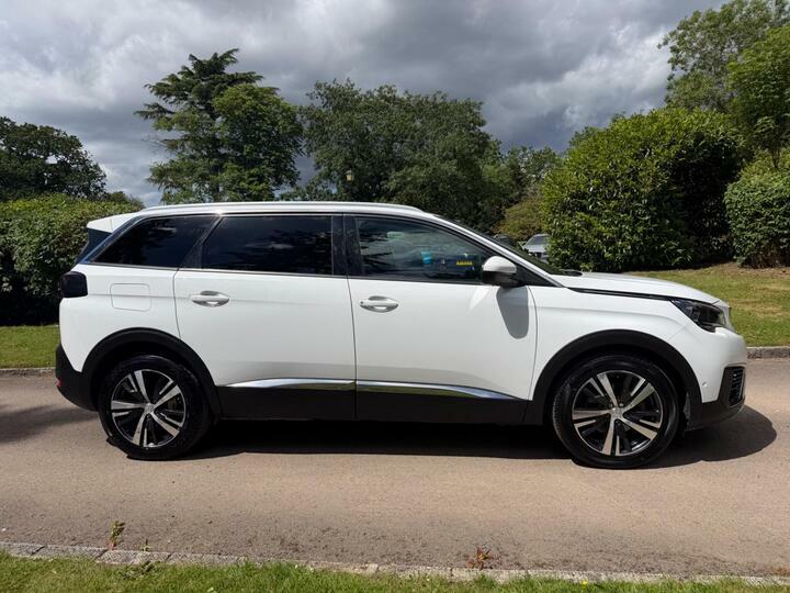 Peugeot 5008 1.2 Puretech Allure Euro 6 Ss White #2