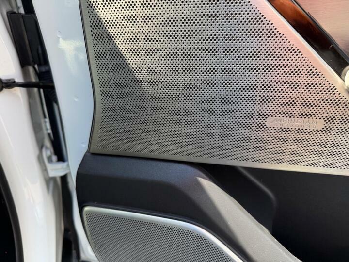 Land Rover Range Rover Velar Velar 2.0 R-dynamic Se 238 Bhp Black #42