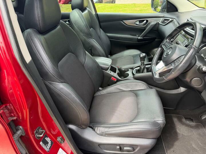 Nissan Qashqai Hatchback Blue #31