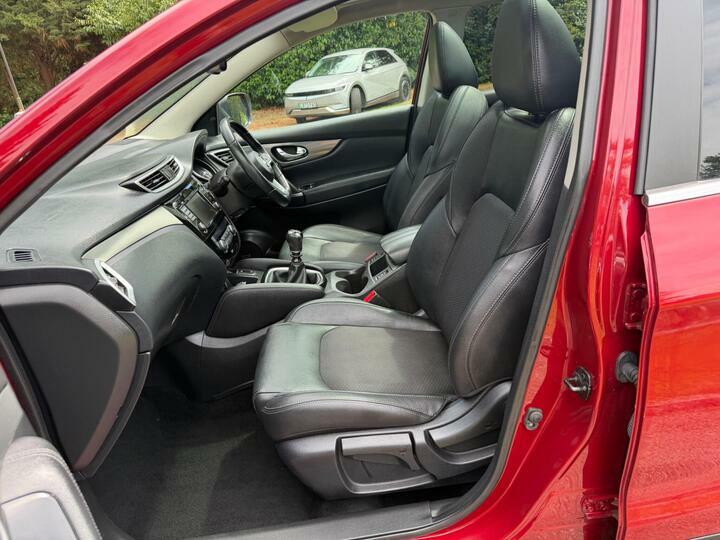 Nissan Qashqai 1.3 Dig-t Tekna Euro 6 Ss Red #3