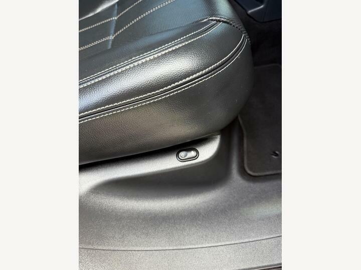 Land Rover Range Rover Velar 2.0 2.0 P250 R-dynamic S White #46
