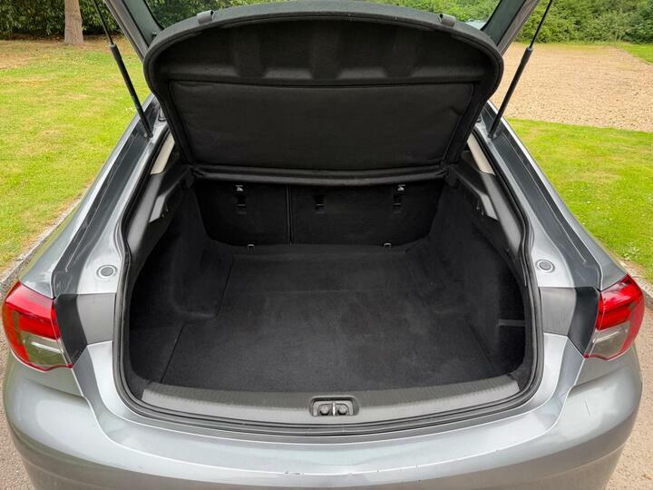 Vauxhall Insignia 1.5T Sri Vx-line Nav White #25