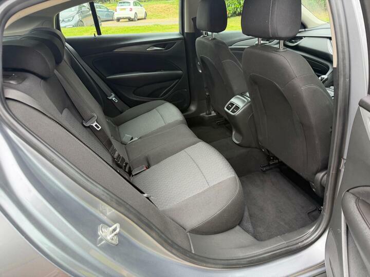 Vauxhall Insignia 1.5T Sri Vx-line Nav White #24