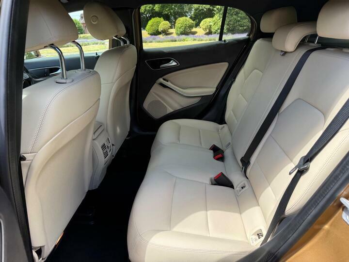 Mercedes-Benz GLA Class 2.1L Gla 220 D 4Matic Amg Line Premium 174 Bhp Grey #31