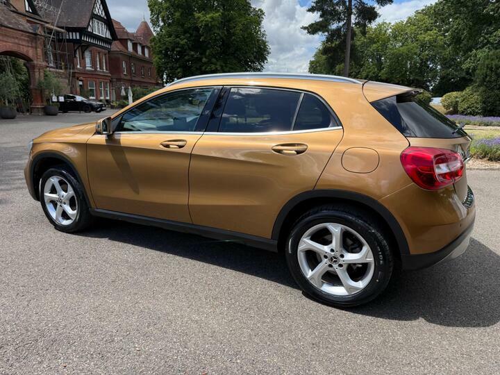 Mercedes-Benz GLA Class 2.1L Gla 220 D 4Matic Amg Line Premium 174 Bhp Grey #19
