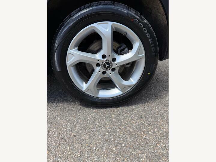 Mercedes-Benz GLA Class 2.1L Gla 220 D 4Matic Amg Line Premium 174 Bhp Grey #26