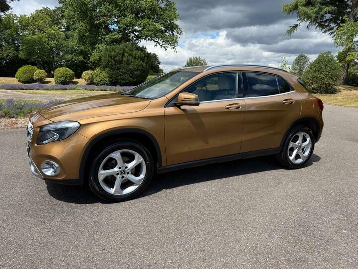 Mercedes-Benz GLA Class 2.1L Gla 220 D 4Matic Amg Line Premium 174 Bhp Grey #18