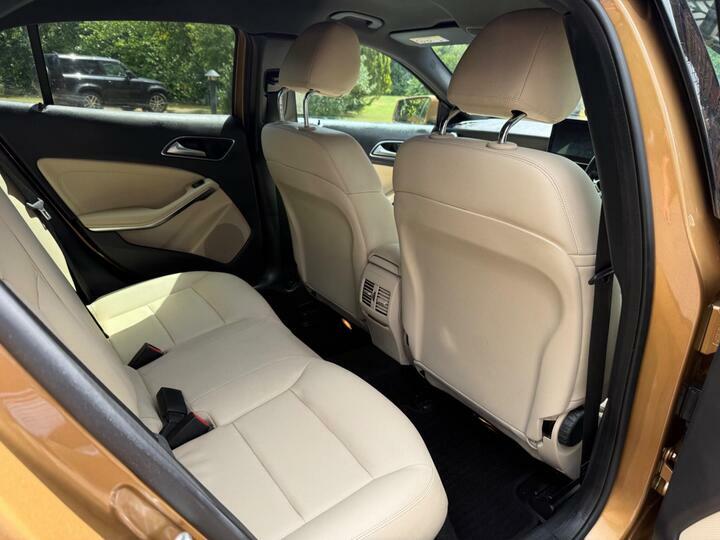 Mercedes-Benz GLA Class 2.1L Gla 220 D 4Matic Amg Line Premium 174 Bhp Grey #33