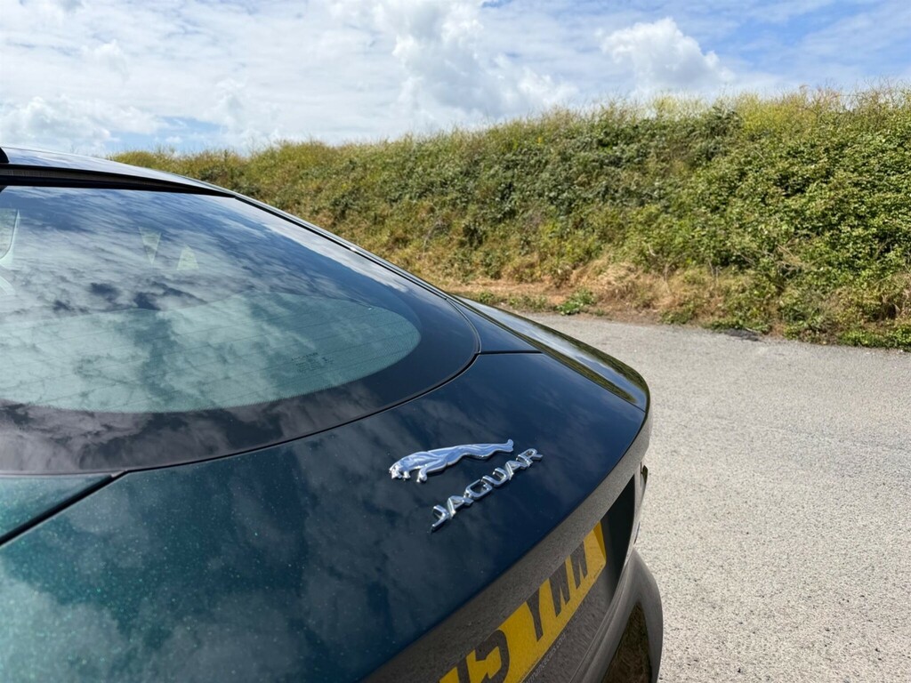 Jaguar F-Type 3.0 Supercharged V6 White #32