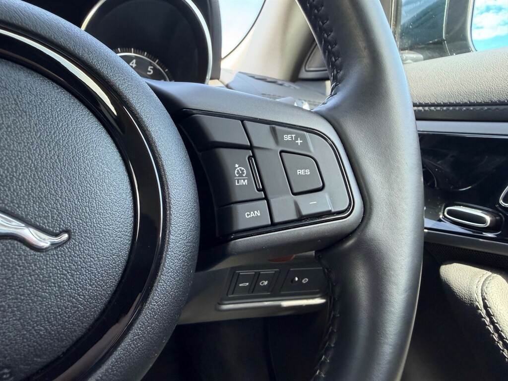 Jaguar F-Type 3.0 Supercharged V6 White #52