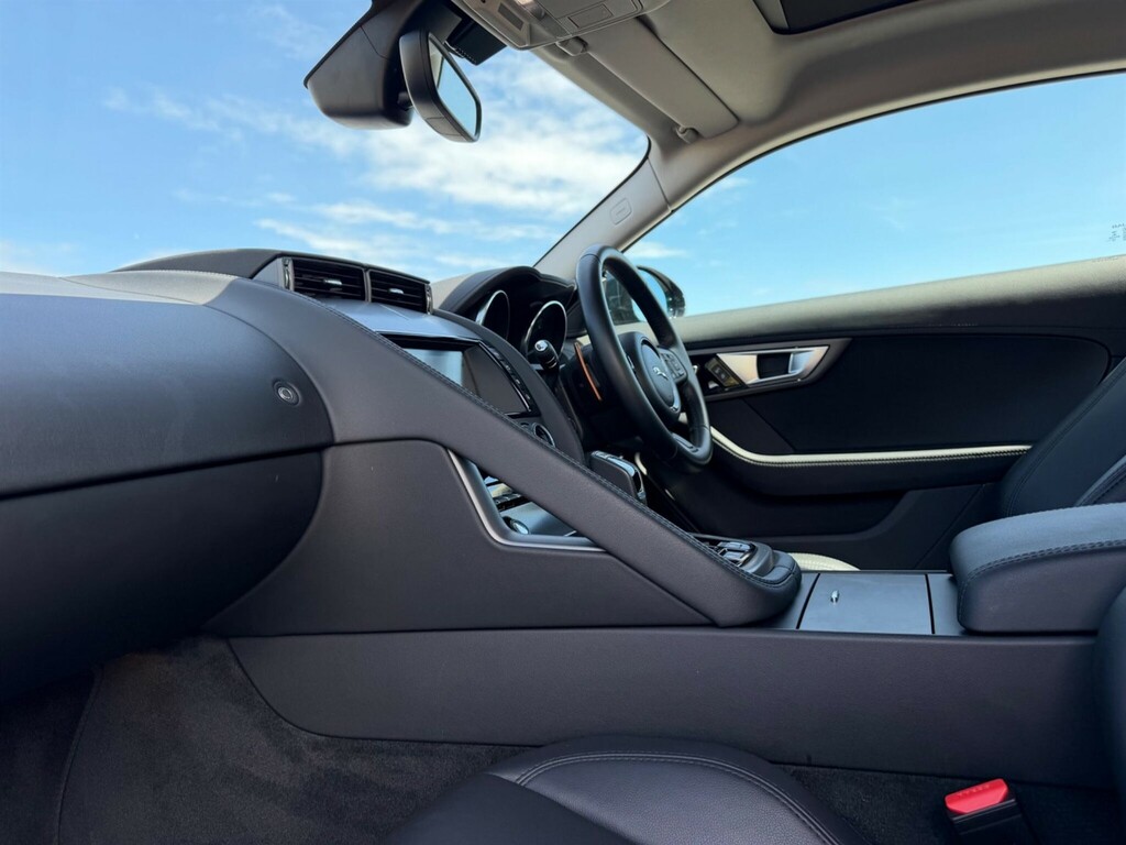Jaguar F-Type 3.0 Supercharged V6 White #45