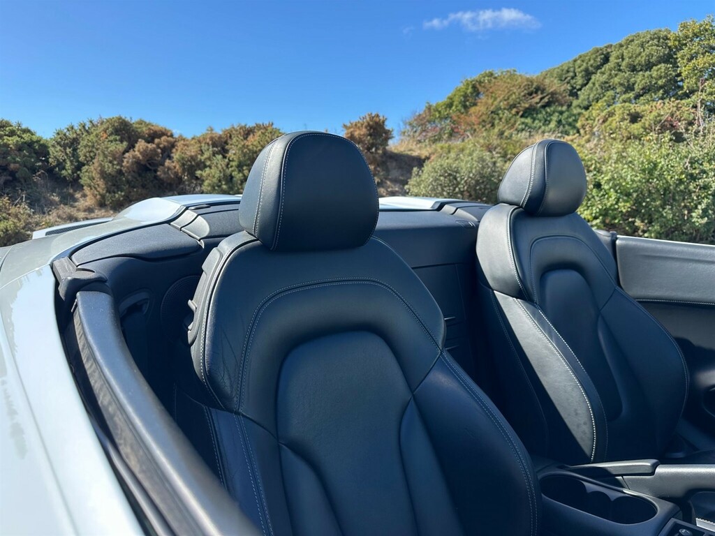 Audi R8 Convertible Black #47