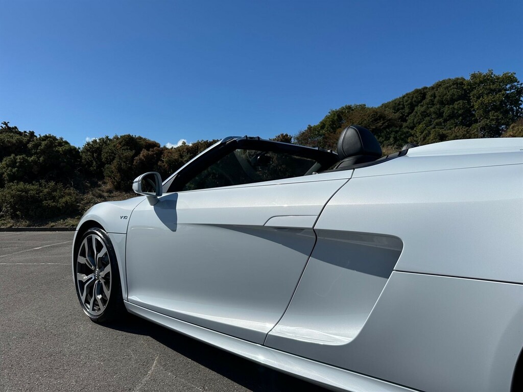 Audi R8 Convertible Black #41