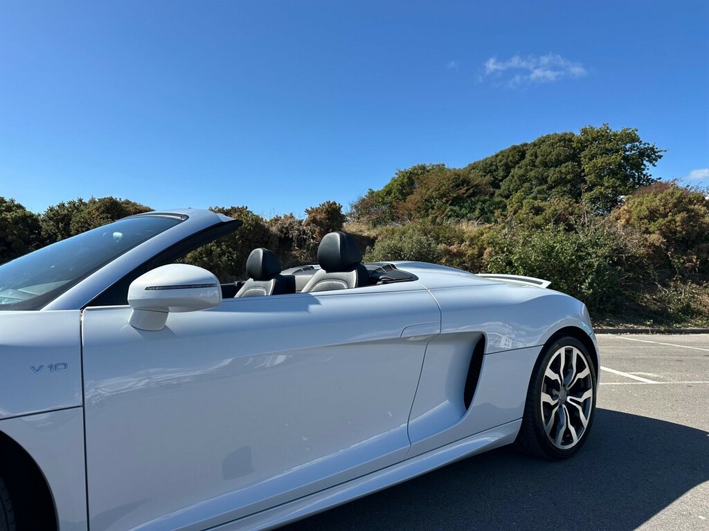 Audi R8 Convertible Black #38