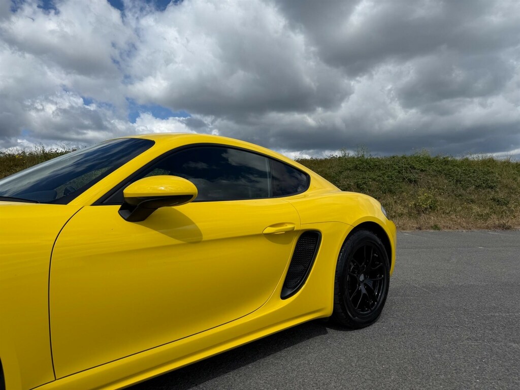 Porsche 718 Cayman 718 Cayman Gts S-a Red #25
