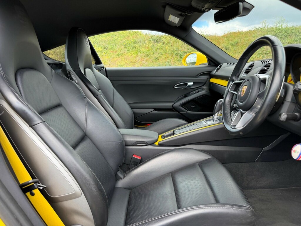 Porsche 718 Cayman 718 Cayman Gts S-a Red #34