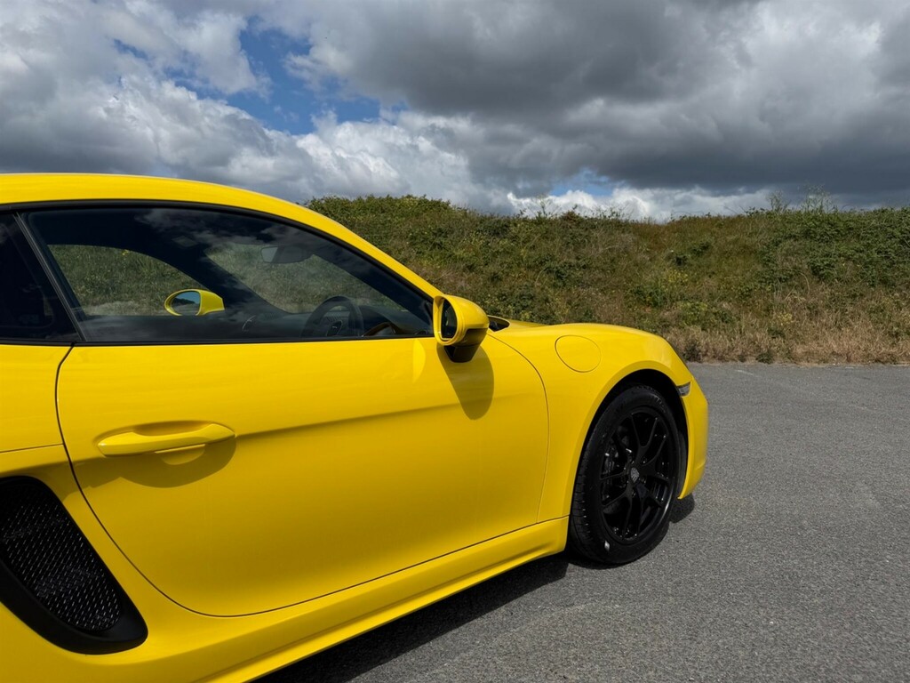 Porsche 718 Cayman 718 Cayman Gts S-a Red #33