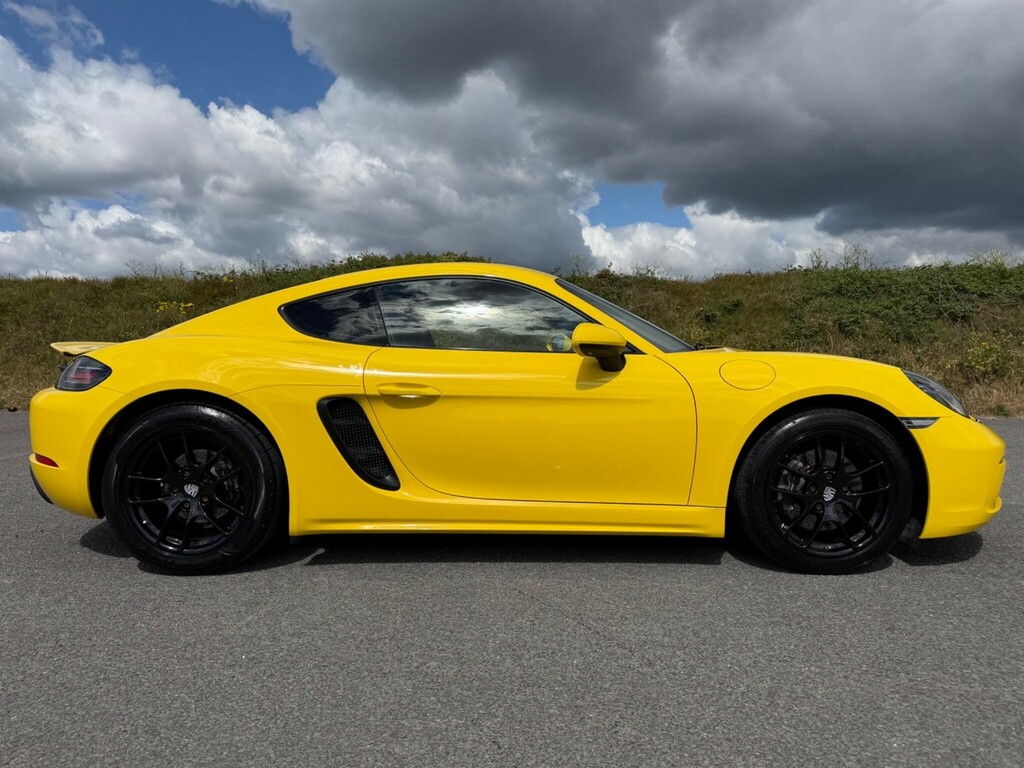 Porsche 718 Cayman 718 Cayman Gts S-a Red #15