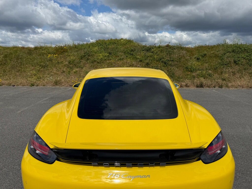 Porsche 718 Cayman 718 Cayman Gts S-a Red #31