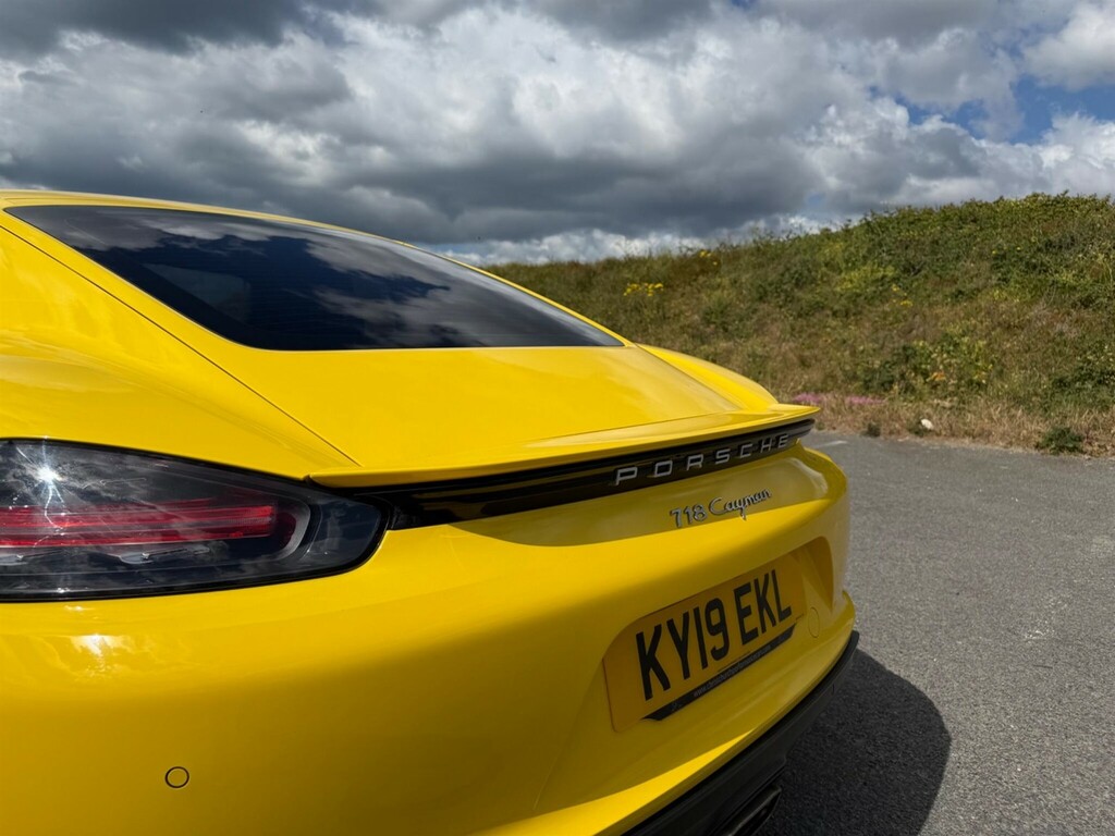 Porsche 718 Cayman 718 Cayman Gts S-a Red #27