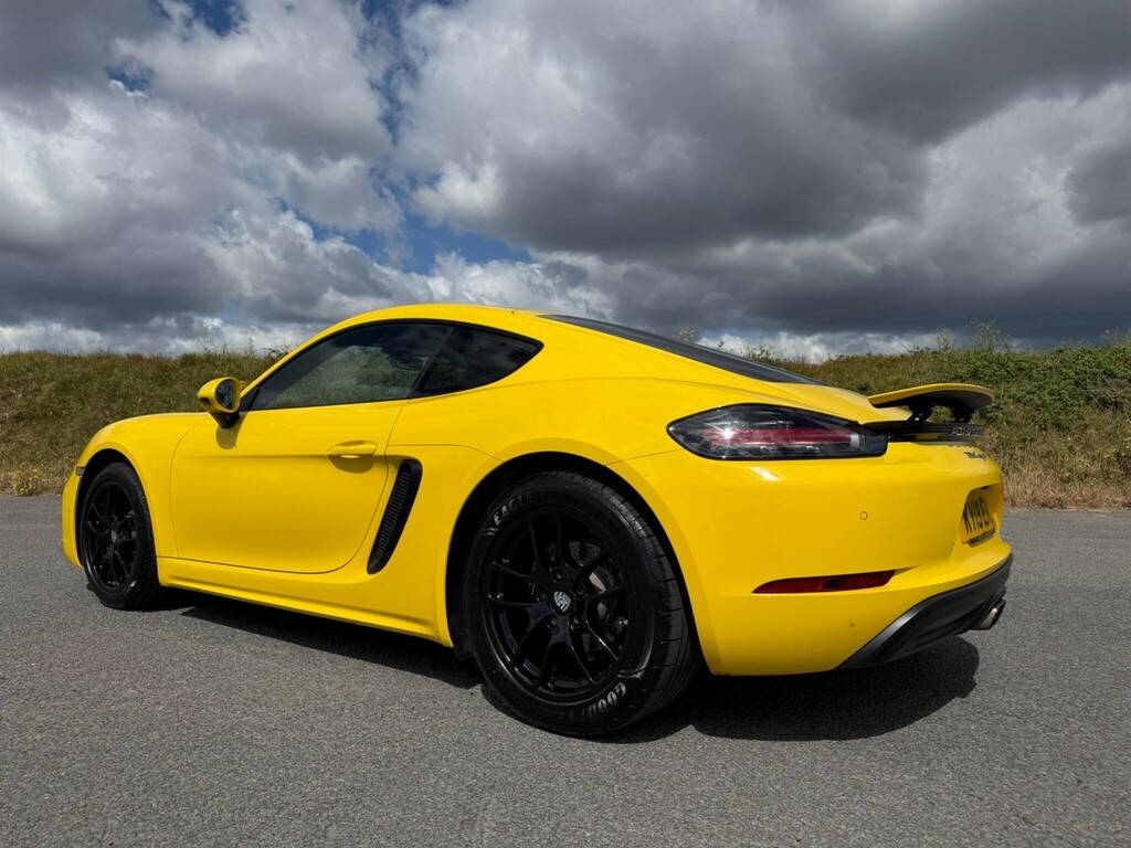 Porsche 718 Cayman 718 Cayman Gts S-a Red #9