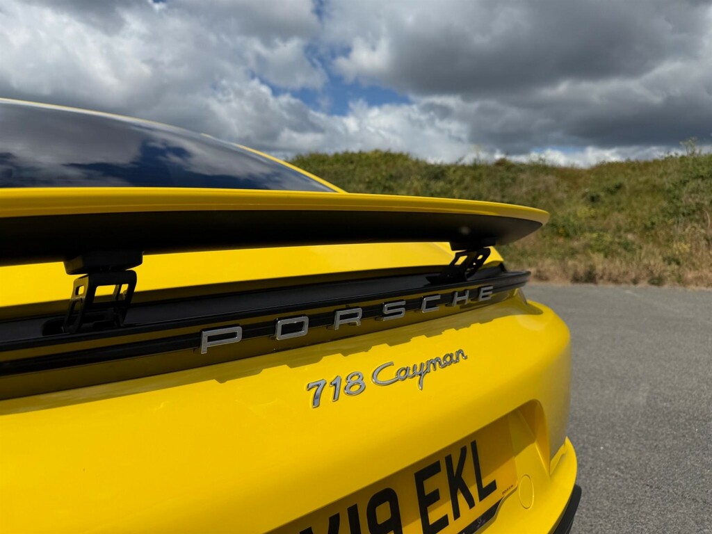 Porsche 718 Cayman 718 Cayman Gts S-a Red #28