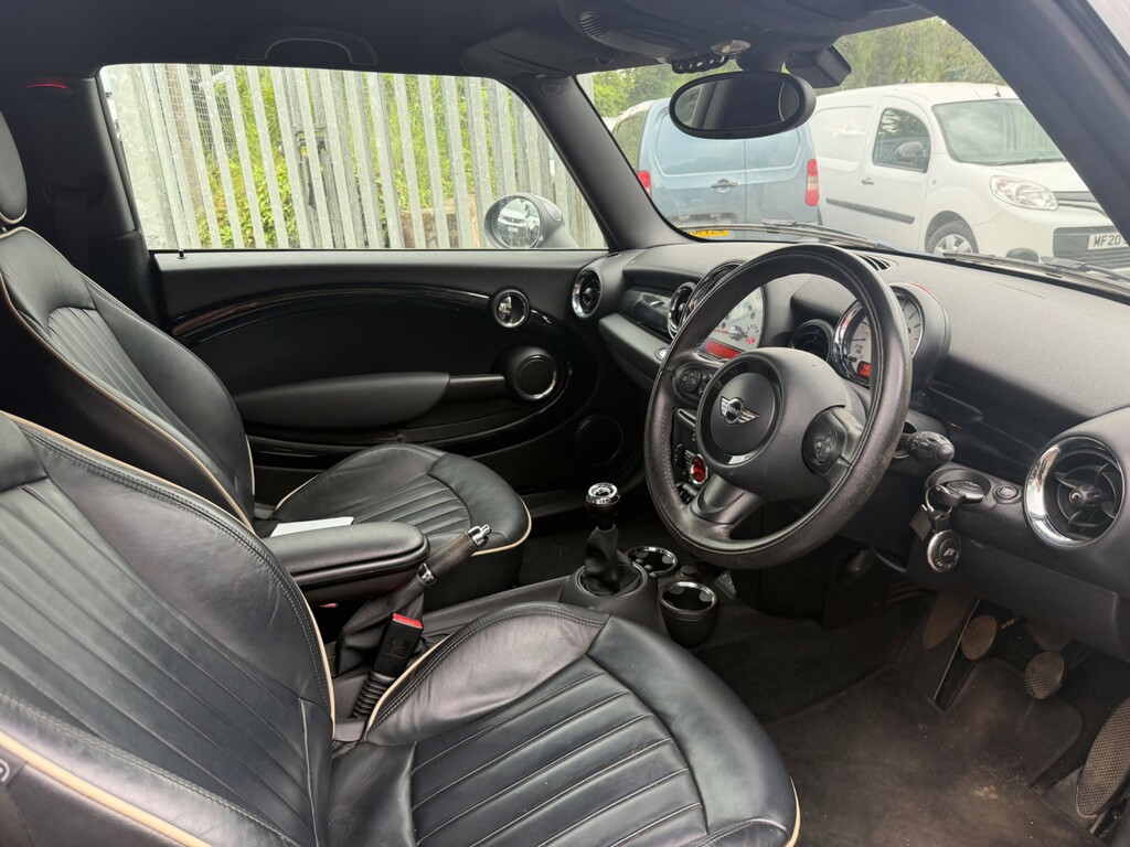 Mini Clubvan Clubvan One Black #8
