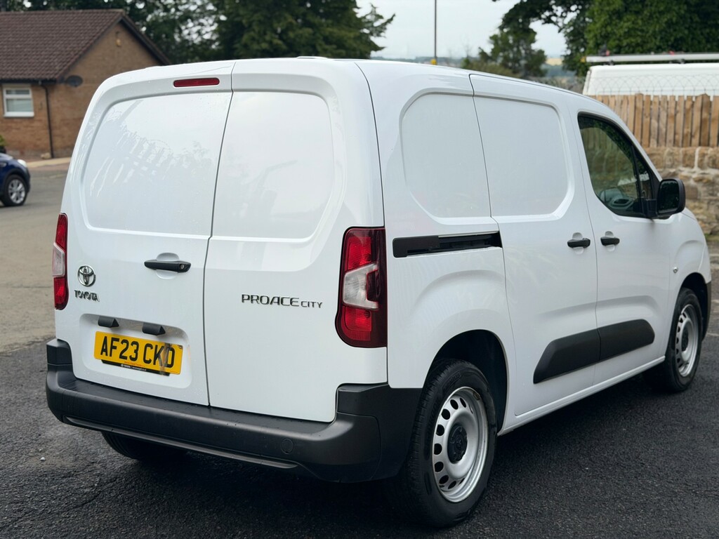 Toyota Proace City City 1.5 Bluehdi Active Short Panel Van  #4