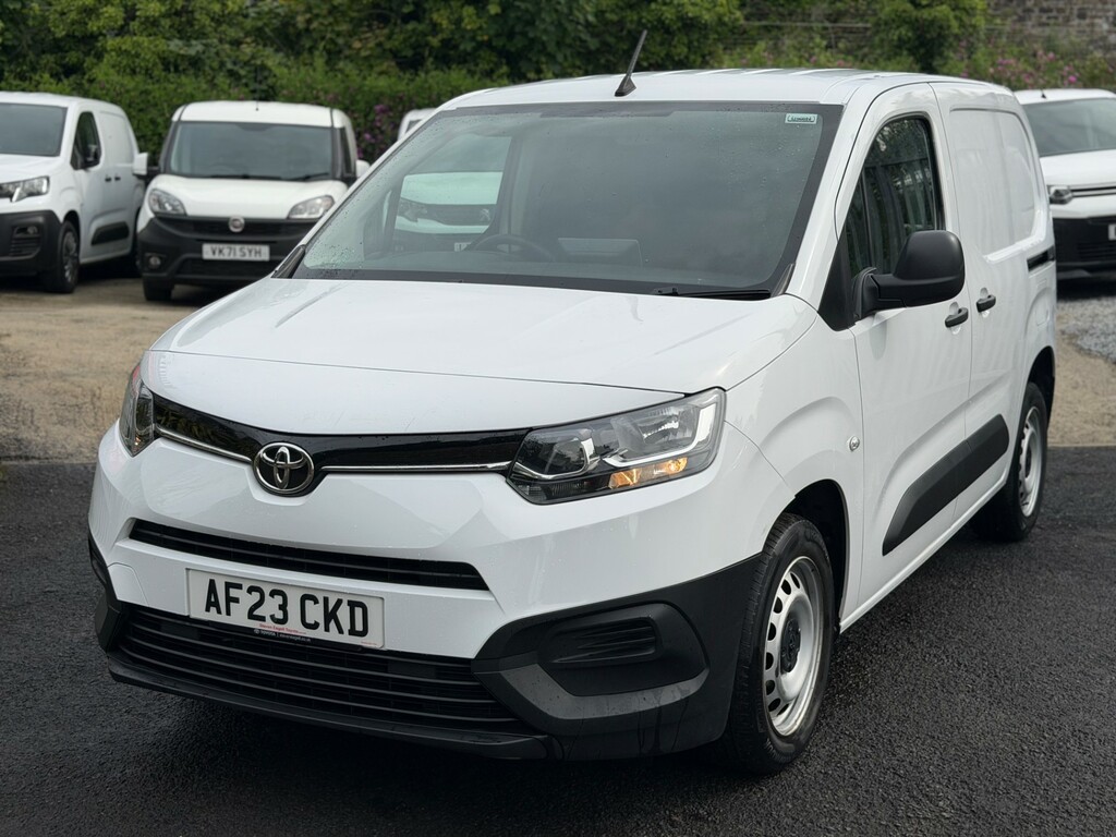 Toyota Proace City City 1.5 Bluehdi Active Short Panel Van  #2