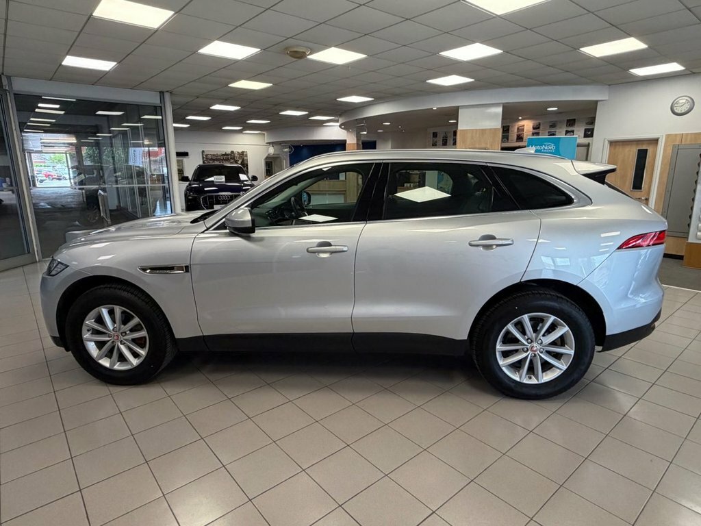 Jaguar F-Pace 2L Prestige Silver #4